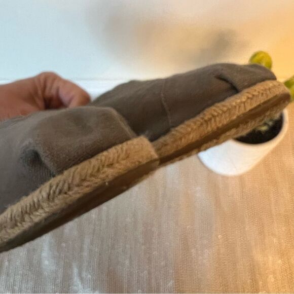 TOMS Womens Classic, Grey, stripe, Slip-Ons University shoes, size 8.5 - Picture 14 of 15